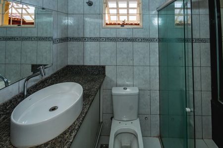 Casa para alugar com 180m², 3 quartos e 2 vagasBanheiro da Suíte