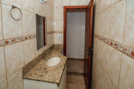 Casa para alugar com 180m², 3 quartos e 2 vagasBanheiro Social