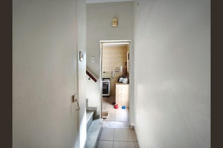 Casa à venda com 120m², 4 quartos e sem vaga Casa à venda com 120m², 4 quartos e sem vagaCorredor