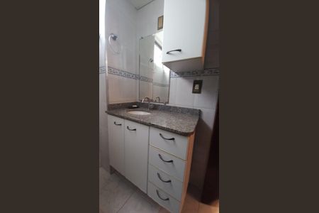 Banheiro de apartamento à venda com 2 quartos, 60m² em Umuarama, Osasco