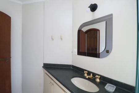 Apartamento para alugar com 174m², 4 quartos e 2 vagas Apartamento para alugar com 174m², 4 quartos e 2 vagasBanheiro Suíte