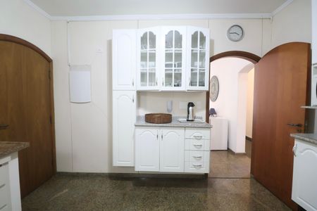Apartamento para alugar com 174m², 4 quartos e 2 vagas Apartamento para alugar com 174m², 4 quartos e 2 vagasCozinha