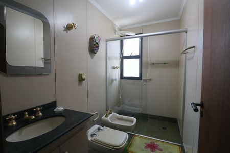 Apartamento para alugar com 174m², 4 quartos e 2 vagas Apartamento para alugar com 174m², 4 quartos e 2 vagasBanheiro Suíte 2