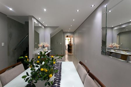 Sala de casa de condomínio à venda com 6 quartos, 200m² em Vila Carrão, São Paulo