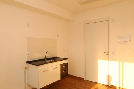 Sala de apartamento para alugar com 2 quartos, 37m² em Vila Carmosina, São Paulo
