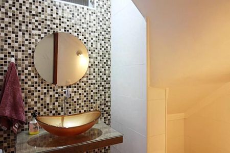 Casa à venda com 169m², 3 quartos e 2 vagas