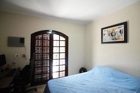 Casa à venda com 169m², 3 quartos e 2 vagas