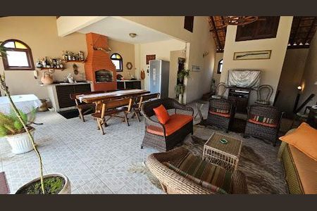 Casa à venda com 8 quartos, 401m² em Piratininga, Niterói