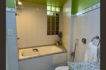 Apartamento à venda com 132m², 3 quartos e 1 vaga