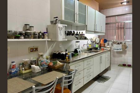 Apartamento à venda com 132m², 3 quartos e 1 vaga