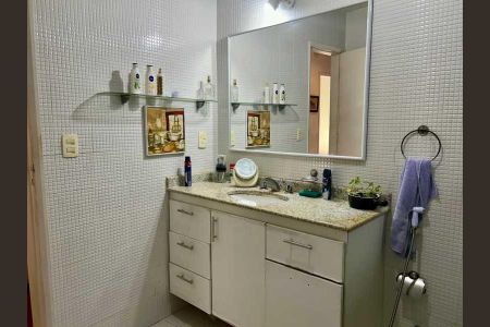 Apartamento à venda com 132m², 3 quartos e 1 vaga