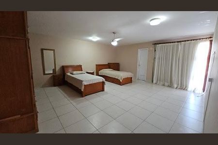 Casa à venda com 2 quartos, 216m² em Piratininga, Niterói