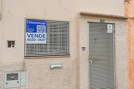 Casa à venda com 79m², 2 quartos e sem vaga Casa à venda com 79m², 2 quartos e sem vagaFachada + Plaquinha