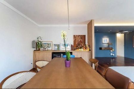 Apartamento à venda com 3 quartos, 212m² em Cerqueira César, São Paulo