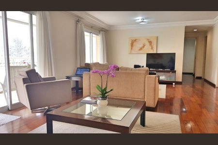 Apartamento à venda com 224m², 3 quartos e 4 vagas