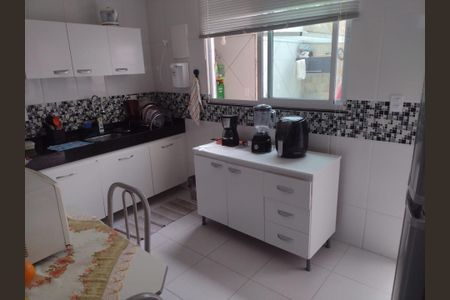 Casa à venda com 90m², 3 quartos e 1 vaga