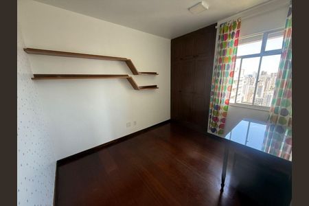 Apartamento à venda com 4 quartos, 130m² em Funcionários, Belo Horizonte
