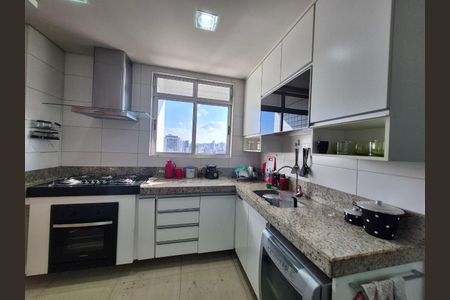 Apartamento à venda com 312m², 4 quartos e 4 vagas