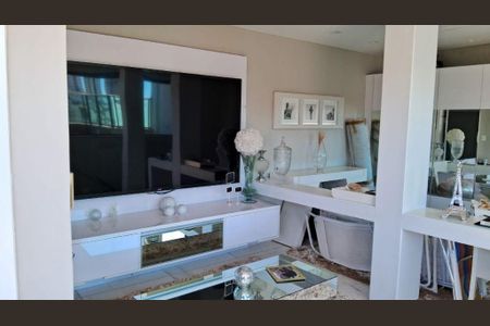 Apartamento à venda com 3 quartos, 209m² em Serra, Belo Horizonte