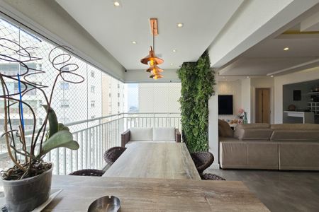 Apartamento à venda com 123m², 3 quartos e 2 vagas Apartamento à venda com 123m², 3 quartos e 2 vagasSacada da Sala