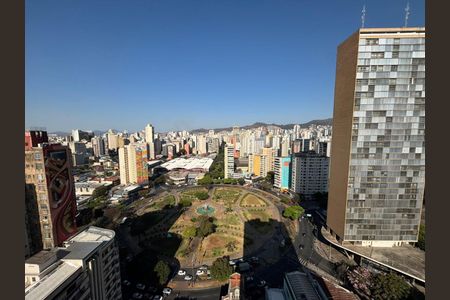 Apartamento à venda com 53m², 2 quartos e 1 vaga Apartamento à venda com 53m², 2 quartos e 1 vagaVista do quarto de serviço