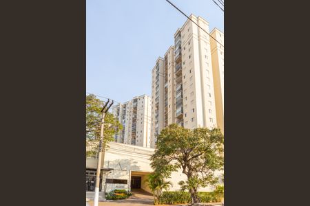 Apartamento à venda com 70m², 3 quartos e 2 vagas Apartamento à venda com 70m², 3 quartos e 2 vagasFachada