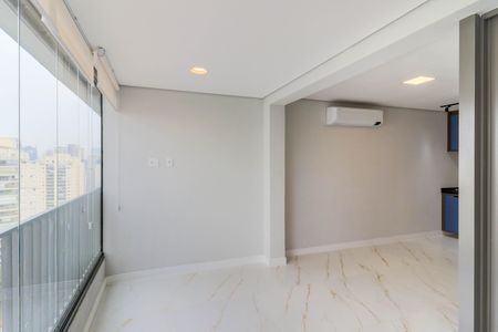 Varanda de apartamento para alugar com 2 quartos, 58m² em Santo Amaro, São Paulo
