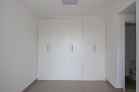 Suíte de apartamento à venda com 2 quartos, 91m² em Vila Anastácio, São Paulo