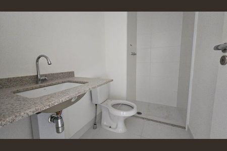 Apartamento à venda com 80m², 2 quartos e 1 vaga Apartamento à venda com 80m², 2 quartos e 1 vagaBanheiro da Suíte 2