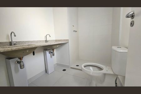Apartamento à venda com 80m², 2 quartos e 1 vaga Apartamento à venda com 80m², 2 quartos e 1 vagaBanheiro da Suíte 1
