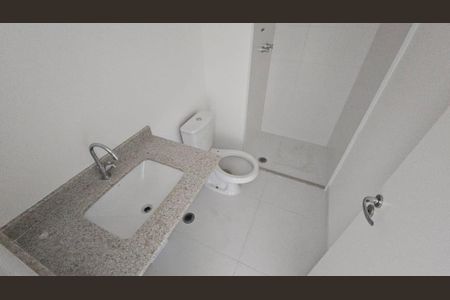 Apartamento à venda com 80m², 2 quartos e 1 vaga Apartamento à venda com 80m², 2 quartos e 1 vagaBanheiro da Suíte 2