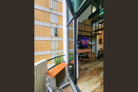 Apartamento à venda com 78m², 2 quartos e 1 vaga Apartamento à venda com 78m², 2 quartos e 1 vagaVaranda