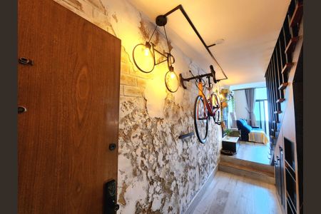 Apartamento à venda com 78m², 2 quartos e 1 vaga Apartamento à venda com 78m², 2 quartos e 1 vagaCorredor