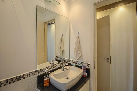 Apartamento à venda com 65m², 2 quartos e 1 vagaBanheiro da Suíte