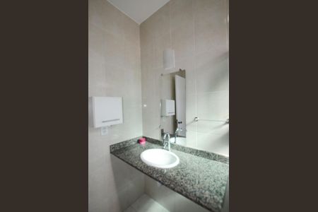 Apartamento para alugar com 60m², 2 quartos e 1 vaga Apartamento para alugar com 60m², 2 quartos e 1 vagaBanheiro da Suíte 1