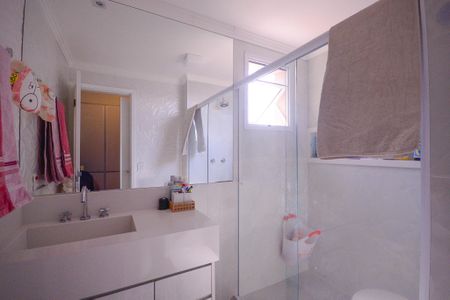 Apartamento à venda com 96m², 2 quartos e 2 vagas Apartamento à venda com 96m², 2 quartos e 2 vagasBanheiro da Suite