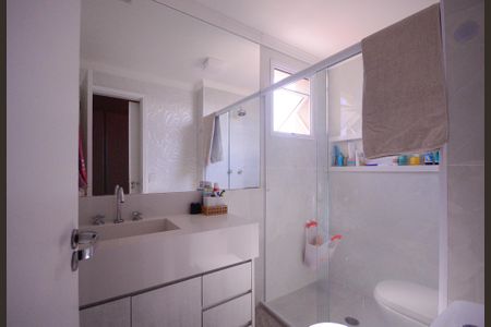Apartamento à venda com 96m², 2 quartos e 2 vagas Apartamento à venda com 96m², 2 quartos e 2 vagasBanheiro da Suite