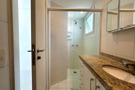 Apartamento à venda com 89m², 3 quartos e 2 vagas Apartamento à venda com 89m², 3 quartos e 2 vagasBanheiro da Suíte