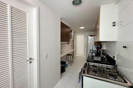 Apartamento à venda com 89m², 3 quartos e 2 vagas Apartamento à venda com 89m², 3 quartos e 2 vagasCozinha e Área de Serviço