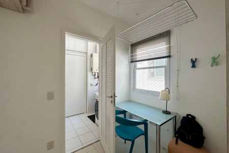 Apartamento à venda com 89m², 3 quartos e 2 vagas Apartamento à venda com 89m², 3 quartos e 2 vagasQuarto de Serviço