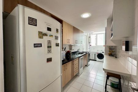 Apartamento à venda com 89m², 3 quartos e 2 vagas Apartamento à venda com 89m², 3 quartos e 2 vagasCozinha e Área de Serviço