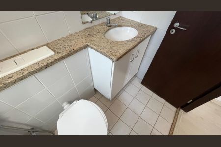 Apartamento à venda com 80m², 3 quartos e 2 vagasBanheiro Social