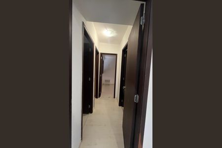 Apartamento à venda com 80m², 3 quartos e 2 vagasCorredor