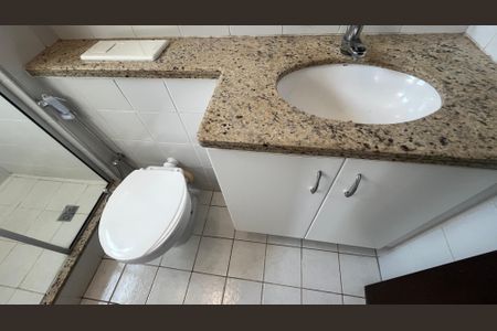 Apartamento à venda com 80m², 3 quartos e 2 vagasBanheiro Social