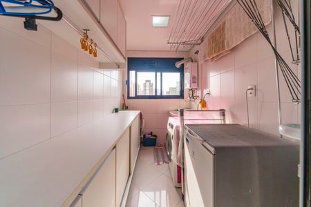 Apartamento à venda com 209m², 4 quartos e 4 vagas Apartamento à venda com 209m², 4 quartos e 4 vagasÁrea de Serviço