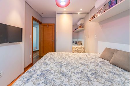 Apartamento à venda com 209m², 4 quartos e 4 vagas Apartamento à venda com 209m², 4 quartos e 4 vagasQuarto 3