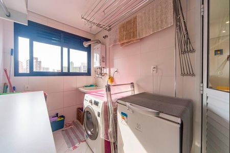 Apartamento à venda com 209m², 4 quartos e 4 vagas Apartamento à venda com 209m², 4 quartos e 4 vagasÁrea de Serviço