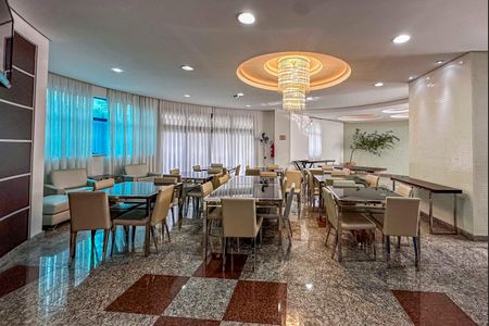 Apartamento à venda com 209m², 4 quartos e 4 vagas Apartamento à venda com 209m², 4 quartos e 4 vagasÁrea comum - Salão de festas