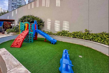Apartamento à venda com 209m², 4 quartos e 4 vagas Apartamento à venda com 209m², 4 quartos e 4 vagasÁrea comum - Playground