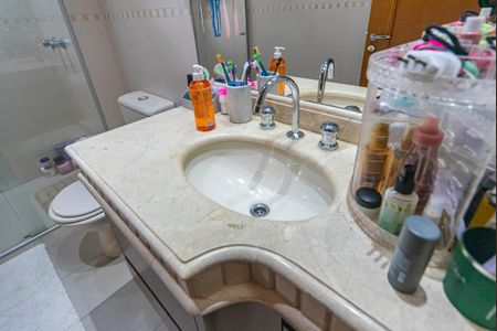 Apartamento à venda com 209m², 4 quartos e 4 vagas Apartamento à venda com 209m², 4 quartos e 4 vagasBanheiro Social